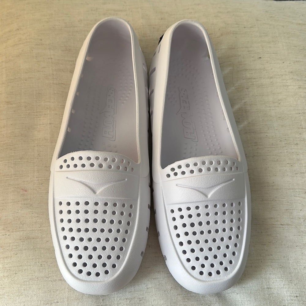 Floafers Women’s Driver | white cap | deep sea